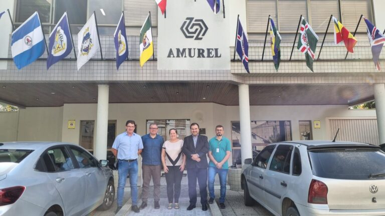 Read more about the article AMUREL e UNISUL discutem oferta de cursos de mestrado para servidores públicos da região