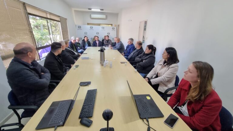 Read more about the article Colegiado de Agricultura da AMUREL realiza reunião com pauta estratégica 