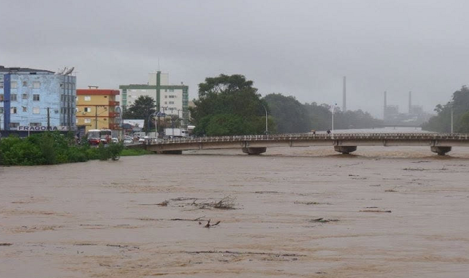 Read more about the article Prefeitos avaliam estragos nos municípios devido as fortes chuvas deste sábado.