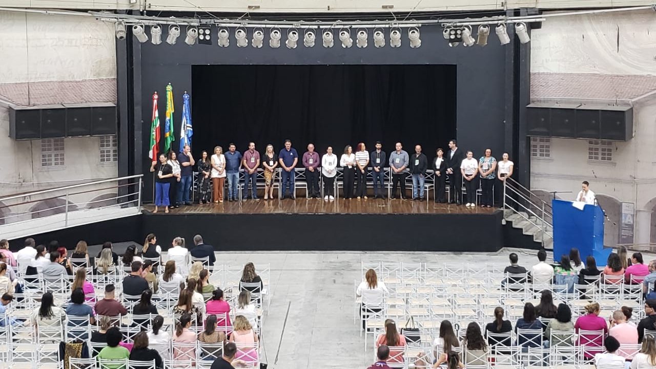 Read more about the article AMUREL promove Etapa Regional da CONAE 2023/24: Juntos na Construção do Futuro da Educação