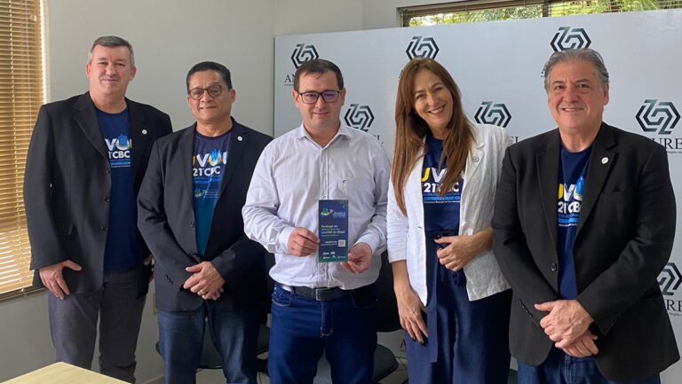 Read more about the article Presidente do CRCSC visita a AMUREL para convite ao 21º Congresso Brasileiro de Contabilidade