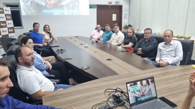 Read more about the article Representantes da AMUREL, CIM e CIS visitam Blumenau para conhecer projetos de saúde, social e defesa civil