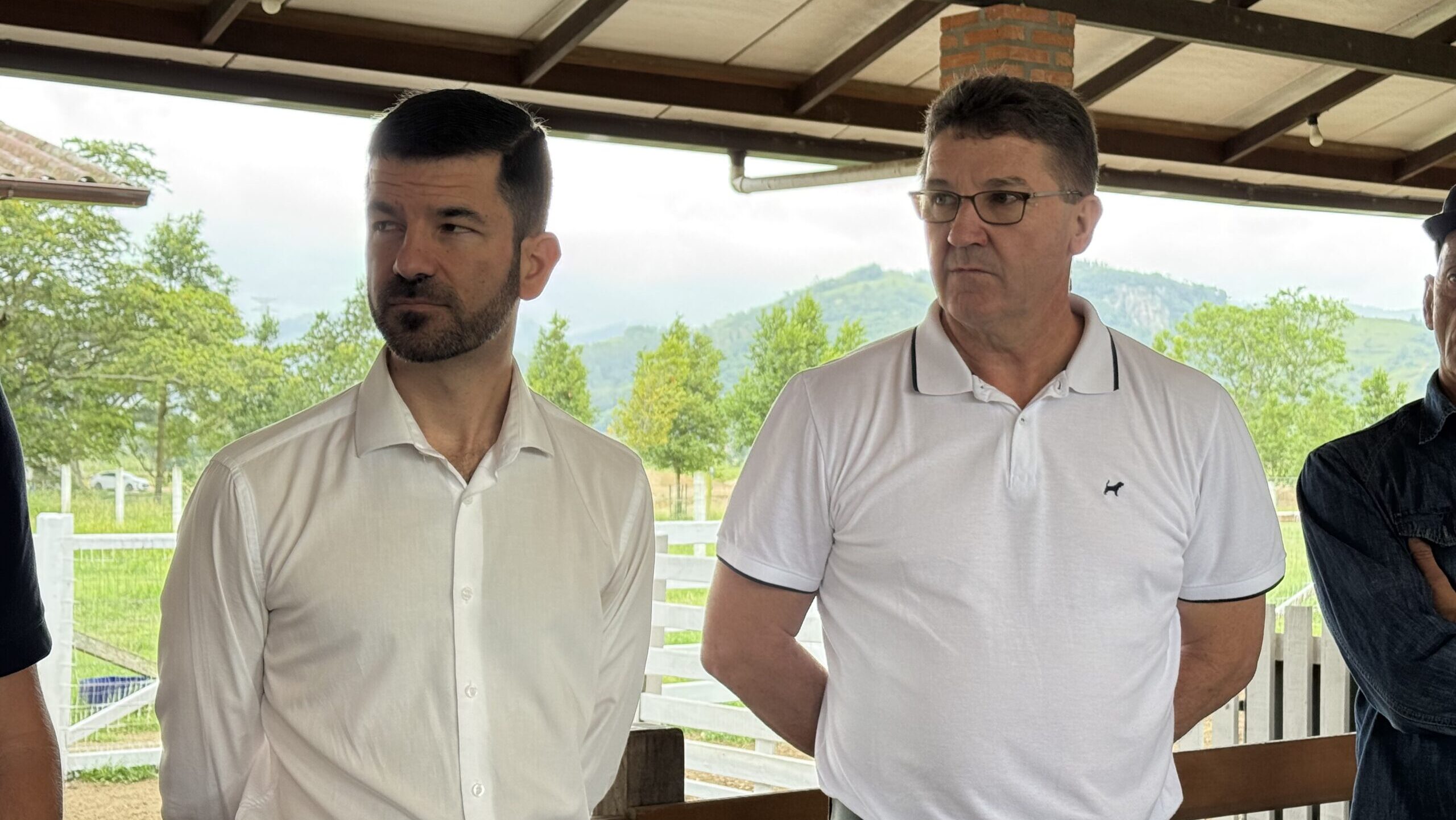 Read more about the article Gravatal sedia lançamento do projeto de Ovinocaprinocultura Sul com presença de lideranças da AMUREL