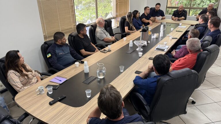 Read more about the article AMUREL debate educação para o trânsito e fortalecimento das Guardas Municipais em reunião de colegiado